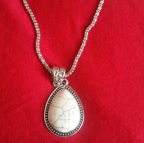 Necklace white stone - Picture 3 of 10